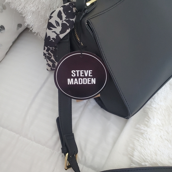 Purse - Steve Madden NEW with Scarf - Picture 3 of 5